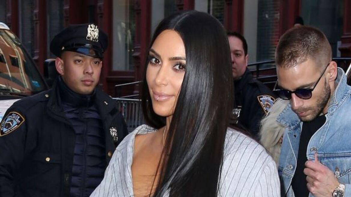 Kim Kardashian: Βγήκε έξω φορώντας μόνο το... σακάκι της 