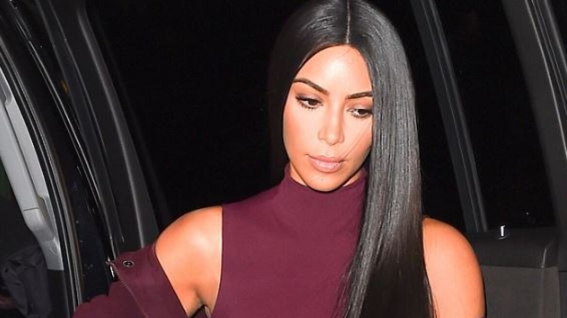 Η Kim Kardashian βγήκε βόλτα αλλά «ξέχασε» να βάλει σουτιέν