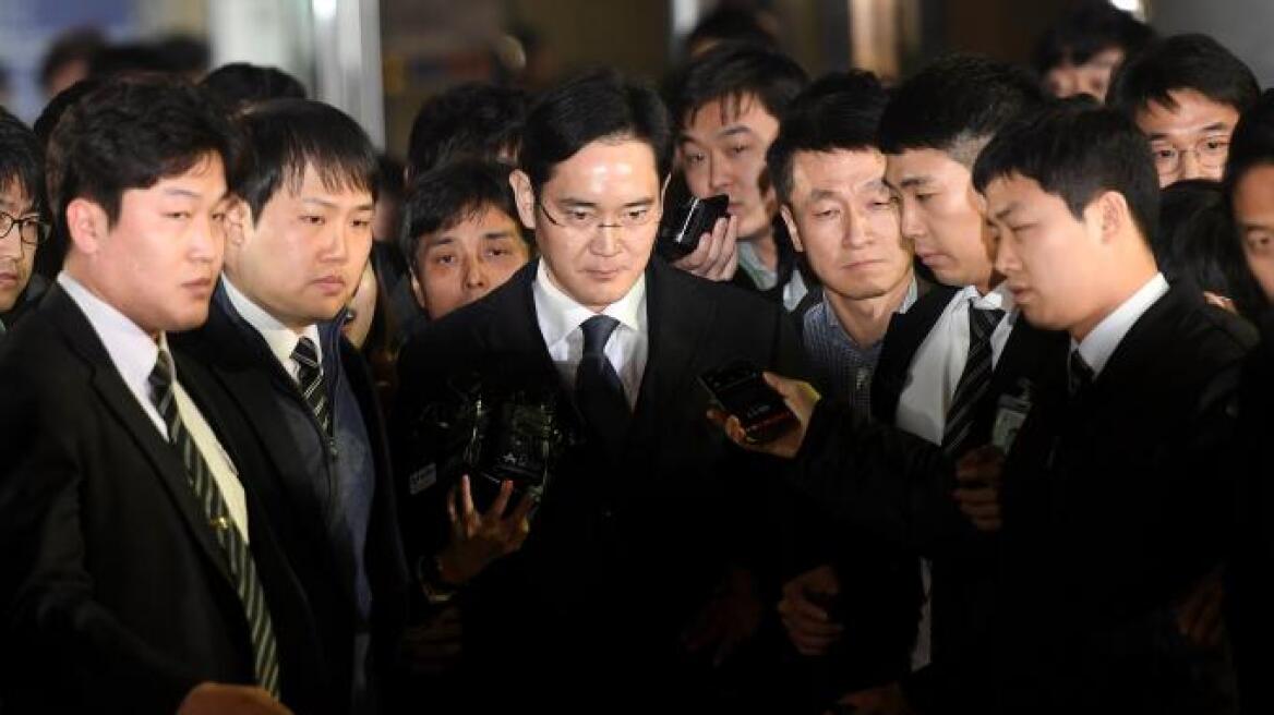 Συνελήφθη ο πρόεδρος της Samsung Group για σκάνδαλο διαφθοράς