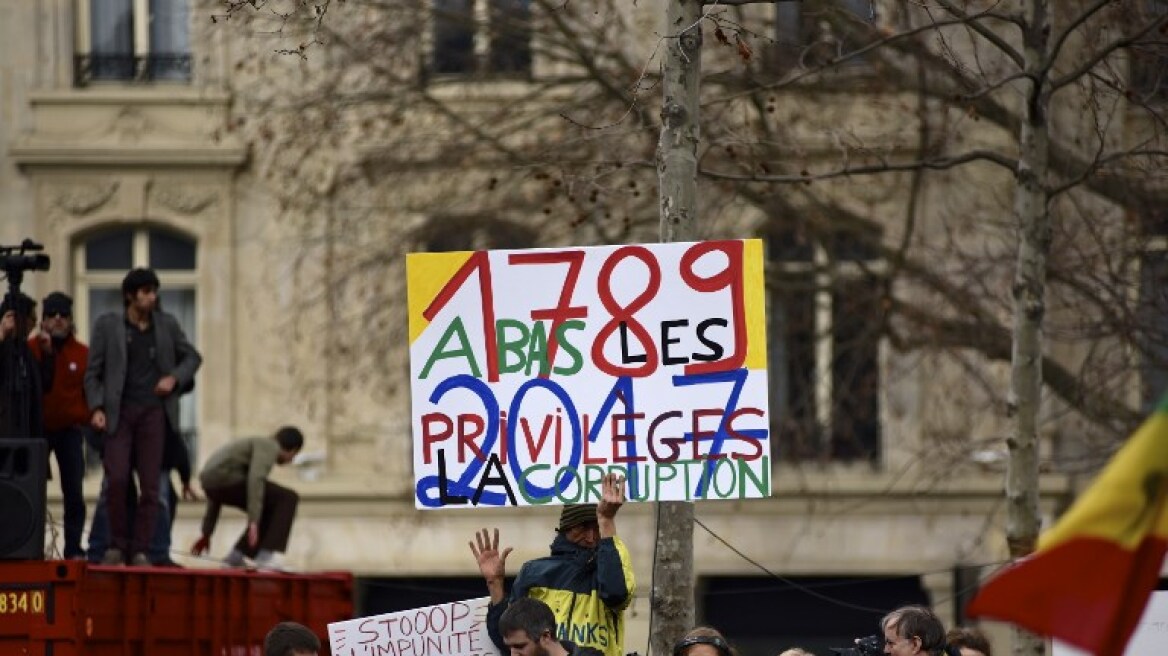 Γαλλία: Διαδηλωτές στους δρόμους της χώρας για τη διαφθορά στην πολιτική ζωή 