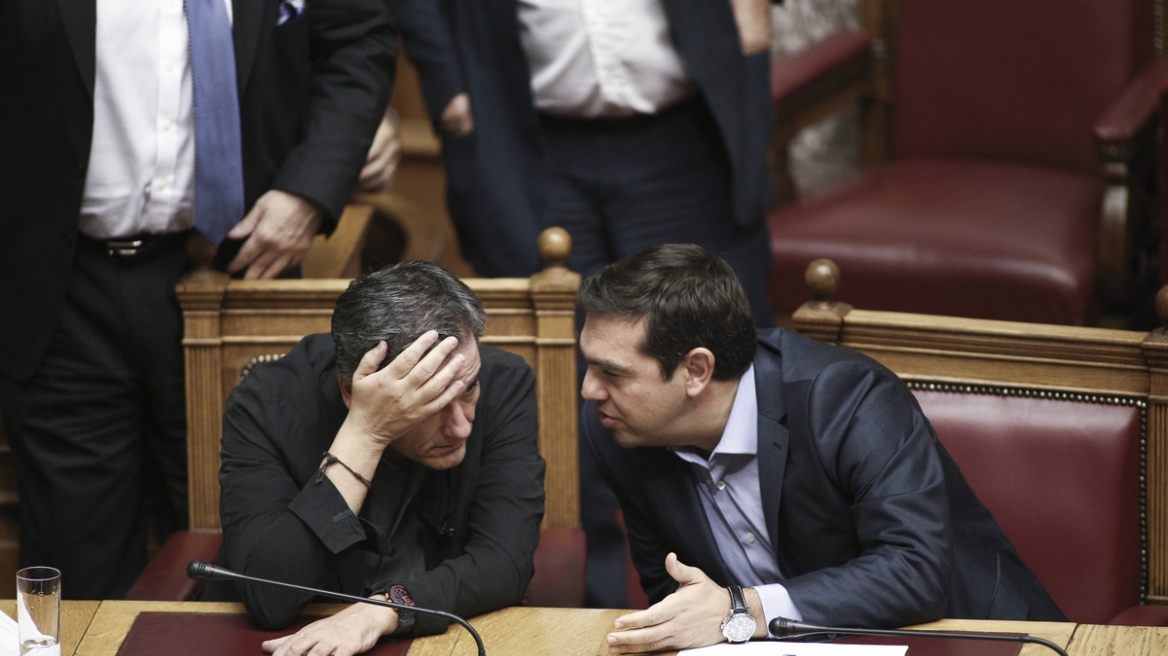 Politico: «Μην ανησυχείτε - Η Ελλάδα τελικά θα λυγίσει στις απαιτήσεις των πιστωτών»