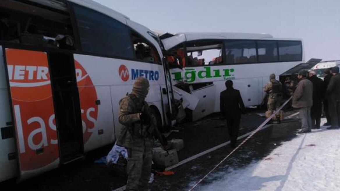 Τραγωδία στην Τουρκία: Έξι νεκροί από μετωπική σύγκρουση λεωφορείων λόγω ομίχλης
