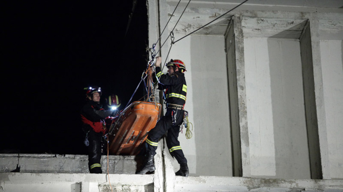 «Σεισμός» 5,9 Ρίχτερ στην Πάρνηθα - Δείτε την εντυπωσιακή άσκηση της Πυροσβεστικής 