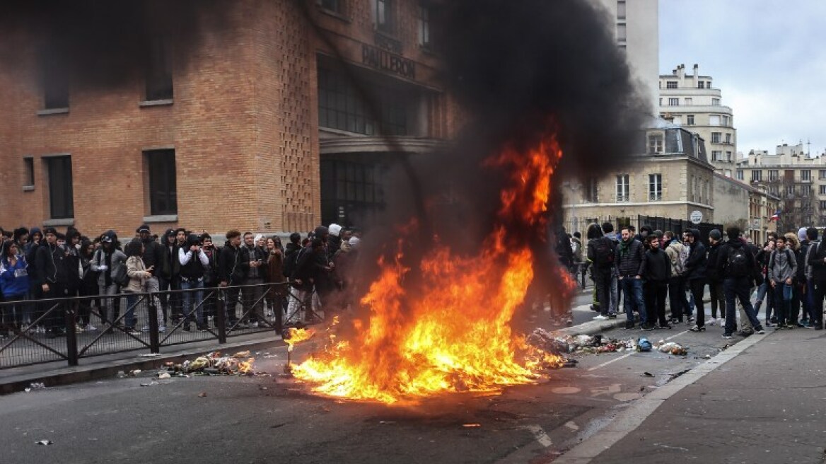 Γαλλία: Άγριες συγκρούσεις μεταξύ μαθητών και αστυνομίας