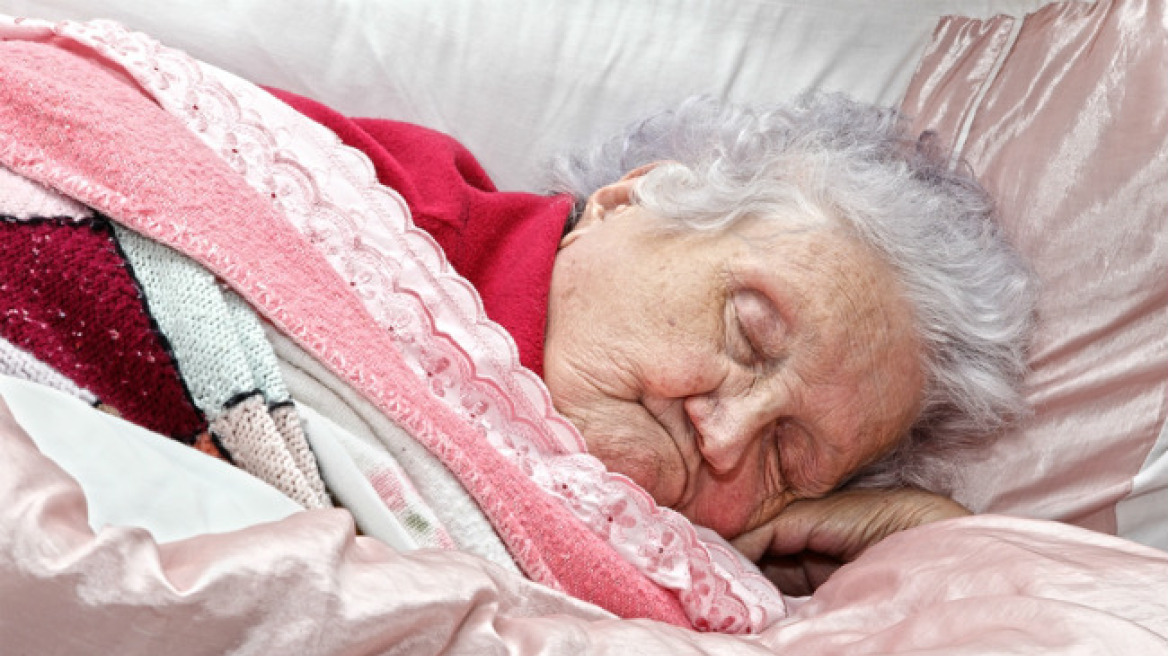 Έρευνα: Ο πολύς ύπνος των ηλικιωμένων μπορεί να αποτελεί πρώιμη ένδειξη άνοιας 