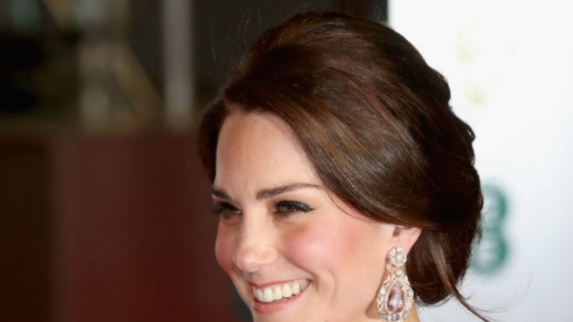 Kate Middleton: Πώς το φόρεμα που φόρεσε στον αρραβώνα της, ανάγκασε μια εταιρεία να πτωχεύσει