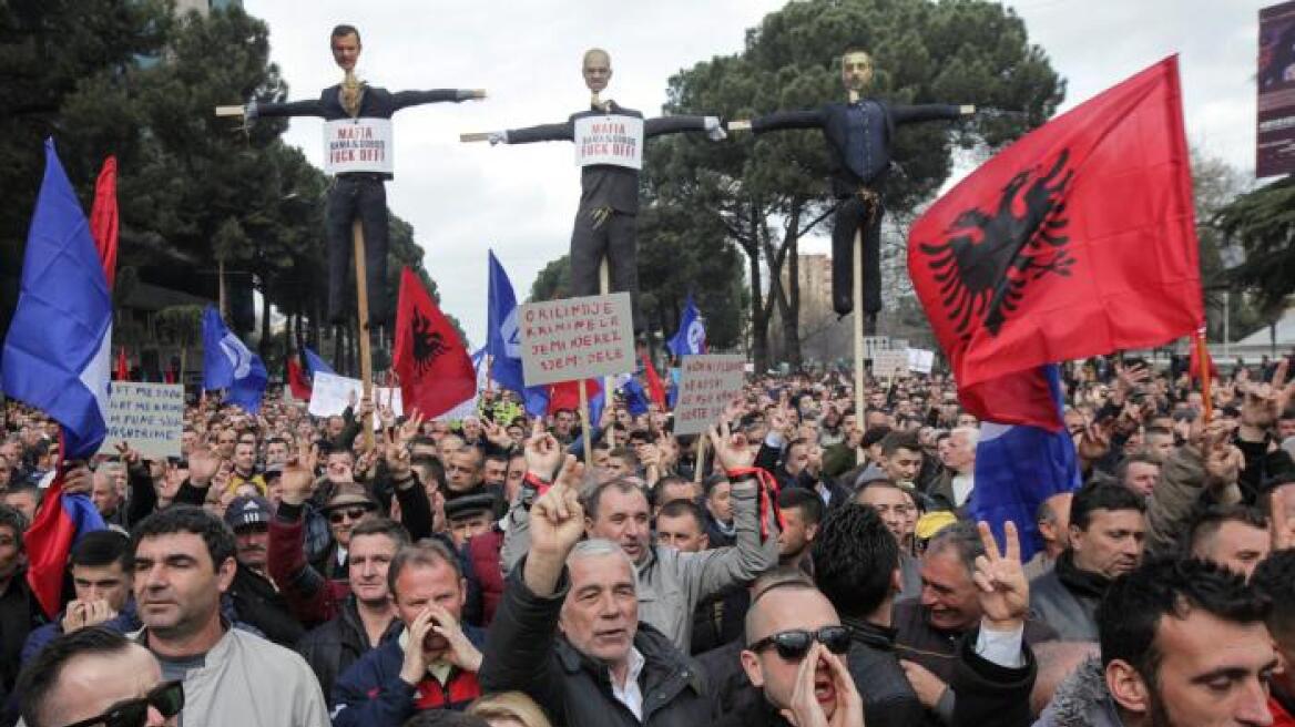 «Ηφαίστειο» η Αλβανία: Η αντιπολίτευση καλεί σε «πολιτική ανυπακοή»