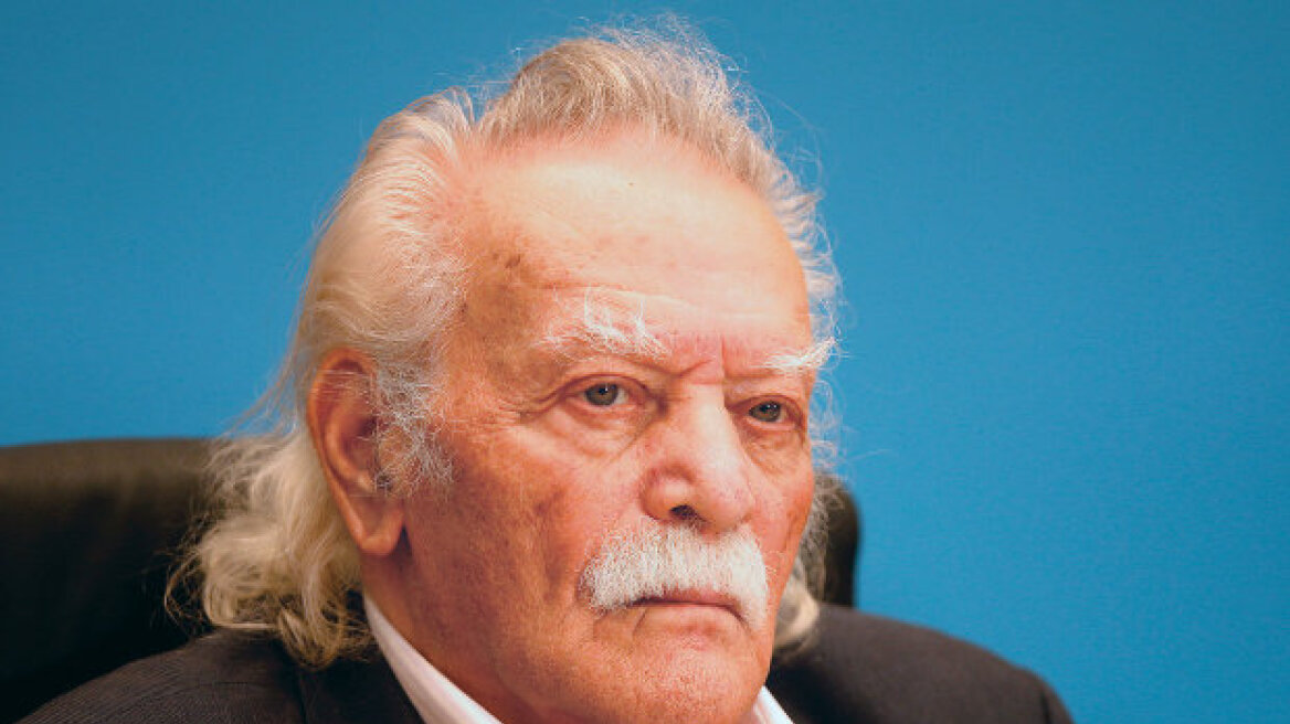 Βουλευτής ΣΥΡΙΖΑ προς Γλέζο: «Χρειαζόμαστε ψυχιατρείο»
