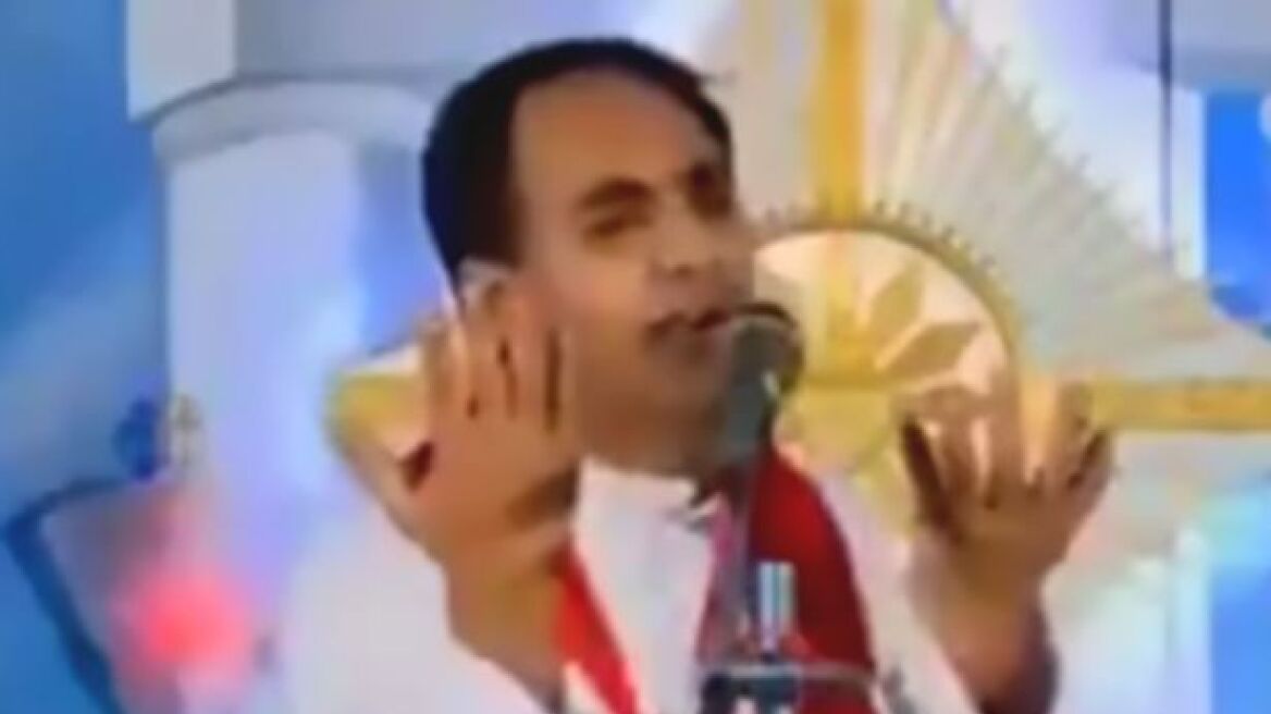 Βίντεο: Ινδός καθολικός ιερέας υποστηρίζει πως οι γυναίκες που ντύνονται προκλητικά... πάνε γυρεύοντας!