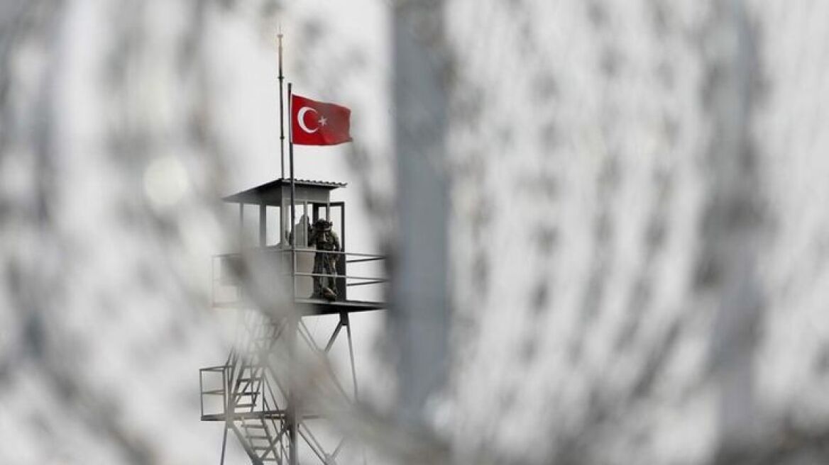 Spiegel: «Ολοένα περισσότεροι Τούρκοι ζητούν άσυλο στην Ελλάδα»
