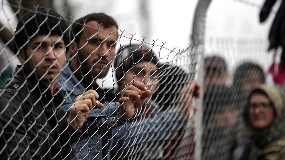 Κομισιόν: Απειλεί με κυρώσεις τις χώρες που δεν δέχονται πρόσφυγες από Ελλάδα και Ιταλία