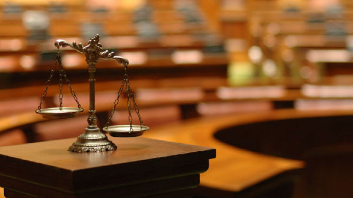 Δικηγορικοί Σύλλογοι: Αντισυνταγματική η κατάργηση θέσεων δικαστικών από τον υπ. Δικαιοσύνης 
