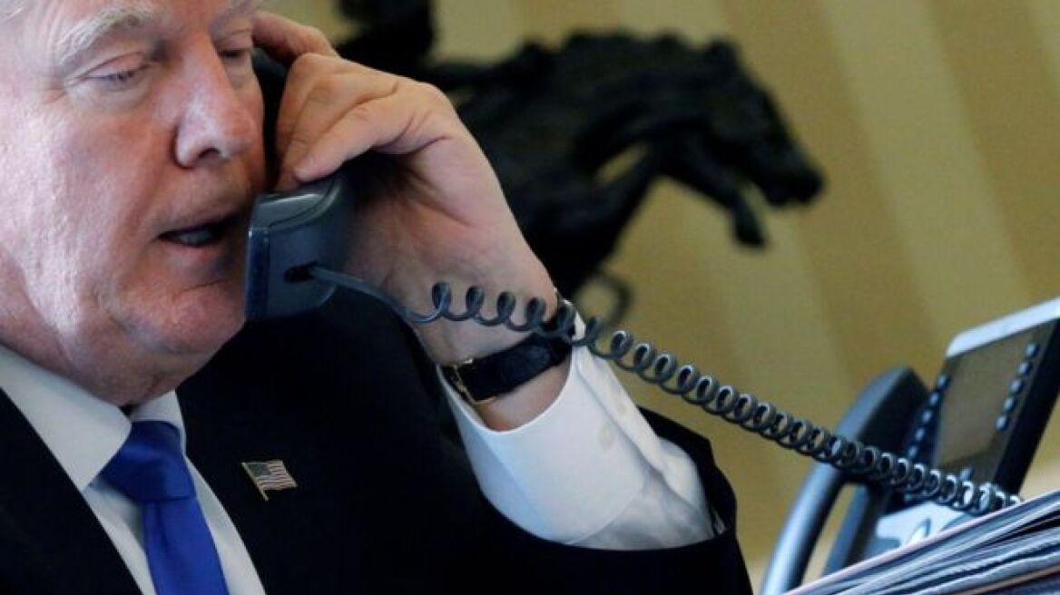 Το FBI απορρίπτει τις κατηγορίες Τραμπ ότι τα τηλέφωνά του είχαν «παγιδευτεί»