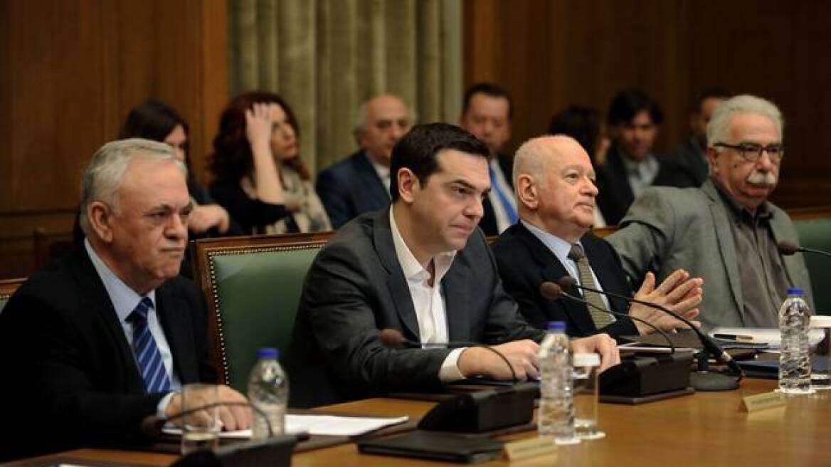 Γερμανικά ΜΜΕ: Ο Τσίπρας πανηγυρίζει, η Ελλάδα διολισθαίνει πιο βαθιά στην κρίση