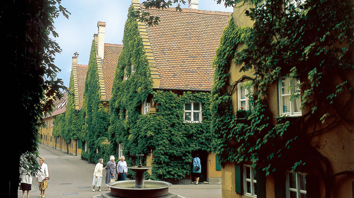 Βίντεο: Δείτε το χωριό στο Άουγκσμπουργκ που στεγάζει απόρους από το 1520!