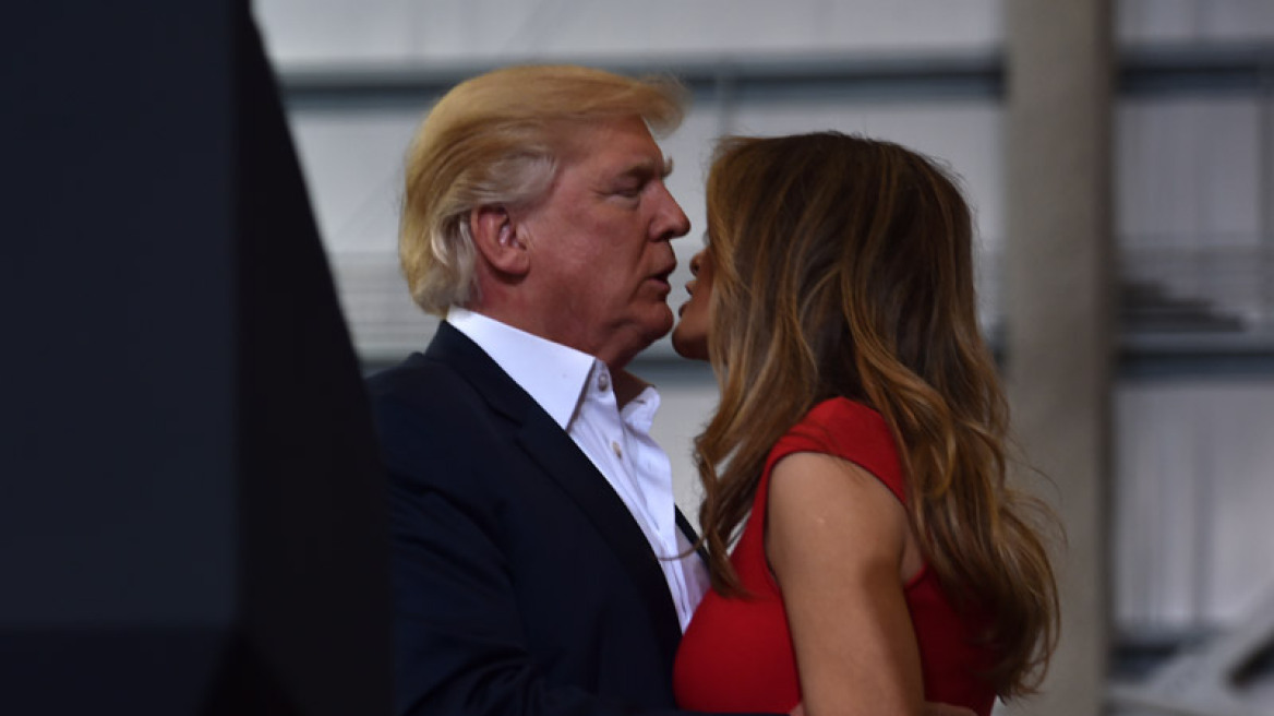 Η Μελάνια Τραμπ αποκαλύπτει πόσο συχνά κάνει σεξ με τον Αμερικανό πρόεδρο
