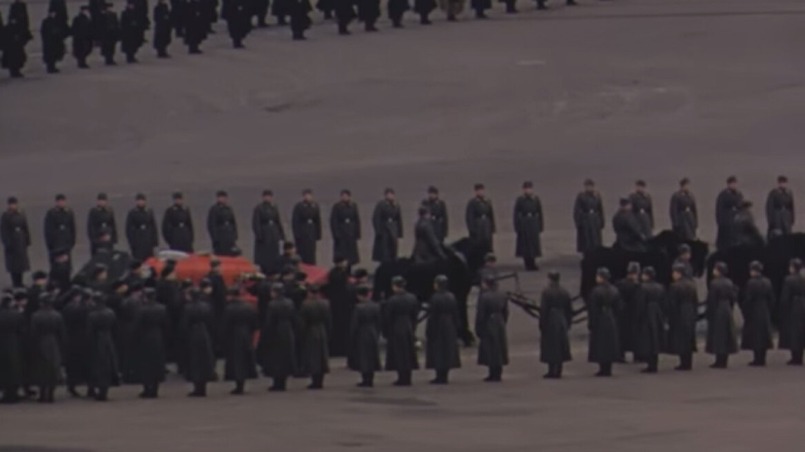 Μοναδικό έγχρωμο βίντεο από την κηδεία του Στάλιν με αφορμή τα 64 χρόνια από το θάνατό του