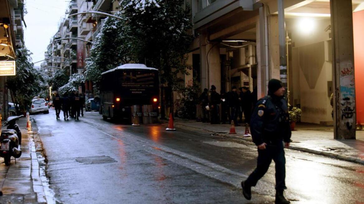 Νέα επίθεση σε διμοιρία των ΜΑΤ, στην οδό Χαριλάου Τρικούπη	
