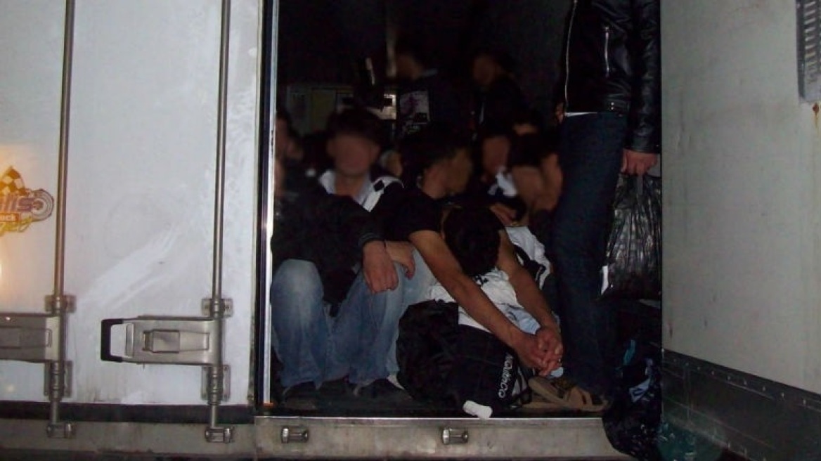 Ισπανία: Οκτώ Ιρακινοί πρόσφυγες εντοπίστηκαν σε φορτηγό - ψυγείο