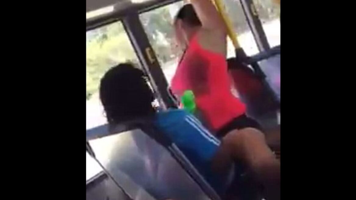 Ζευγάρι «κάνει σεξ» μπροστά στα μάτια των συνεπιβατών ενός λεωφορείου