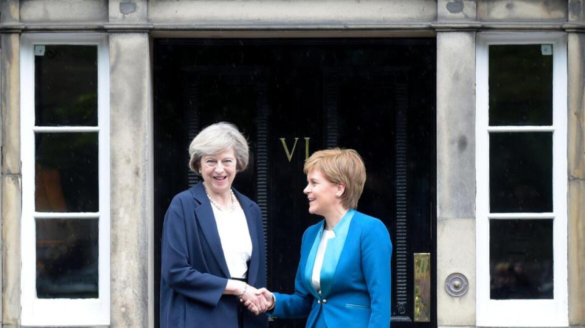 Πώς η Σκωτσέζα «τορπίλισε» τον σχεδιασμό της Βρετανίδας πρωθυπουργού