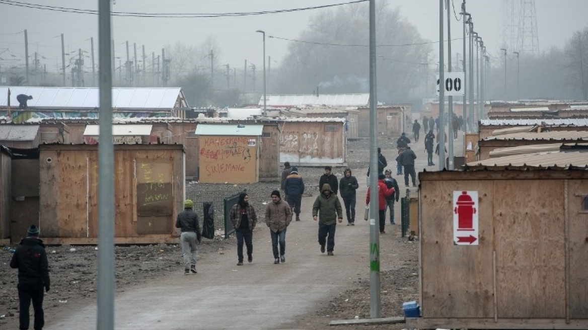 Τη σταδιακή διάλυση ενός νέου καταυλισμού προσφύγων αποφάσισαν οι γαλλικές αρχές