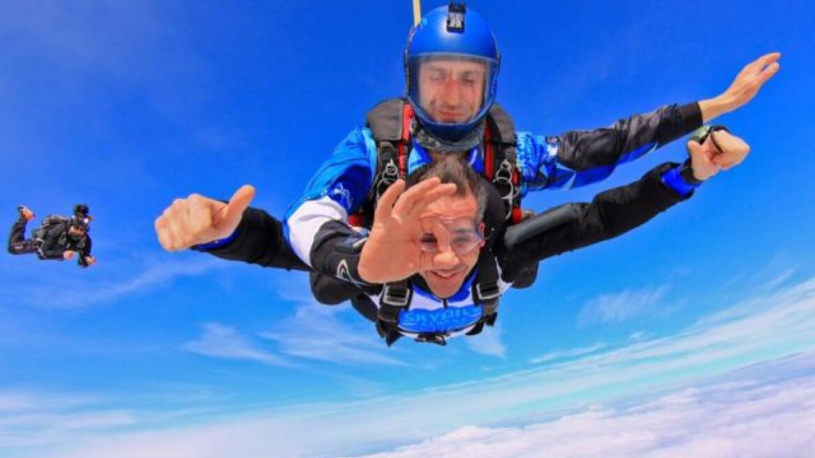 Φωτογραφίες: Ο Κώστας Μπακογιάννης γιόρτασε τα γενέθλιά του... στον αέρα!