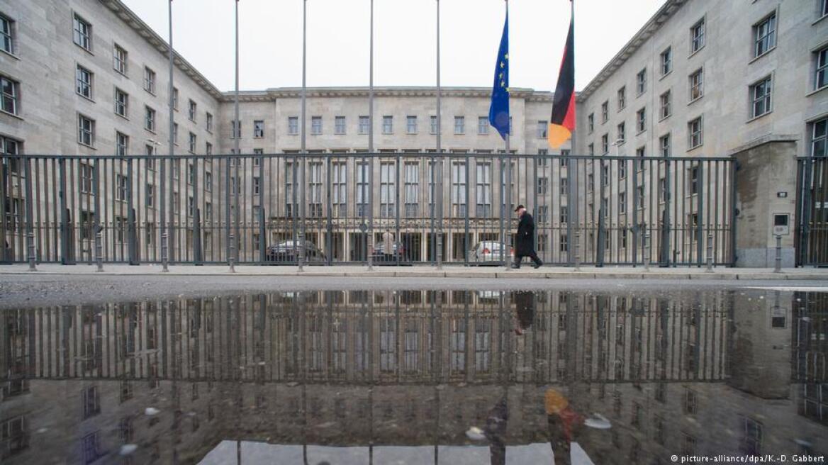 DW: Διαλεύκανση από την Αθήνα ζητά το Βερολίνο για το «τρομο-πακέτο» στον Σόιμπλε