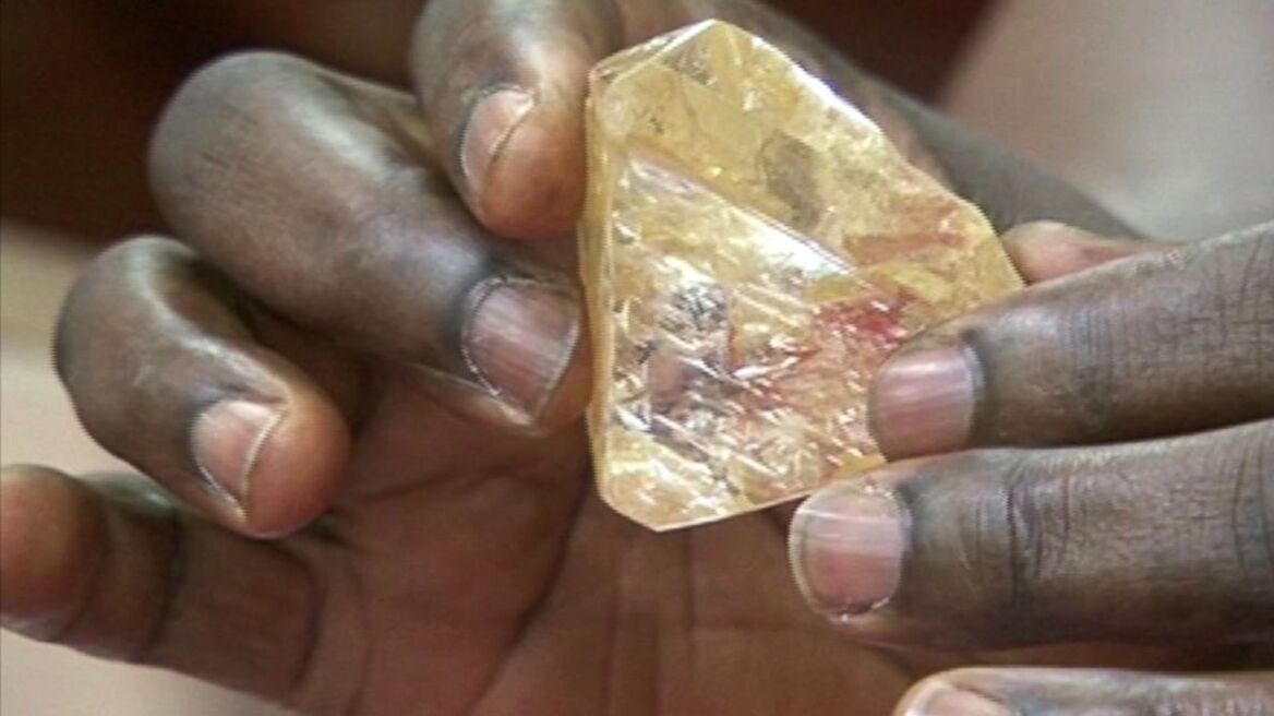 Το «μεγαλύτερο διαμάντι εδώ και 40 χρόνια» βρήκε ιερέας στην Σιέρα Λεόνε