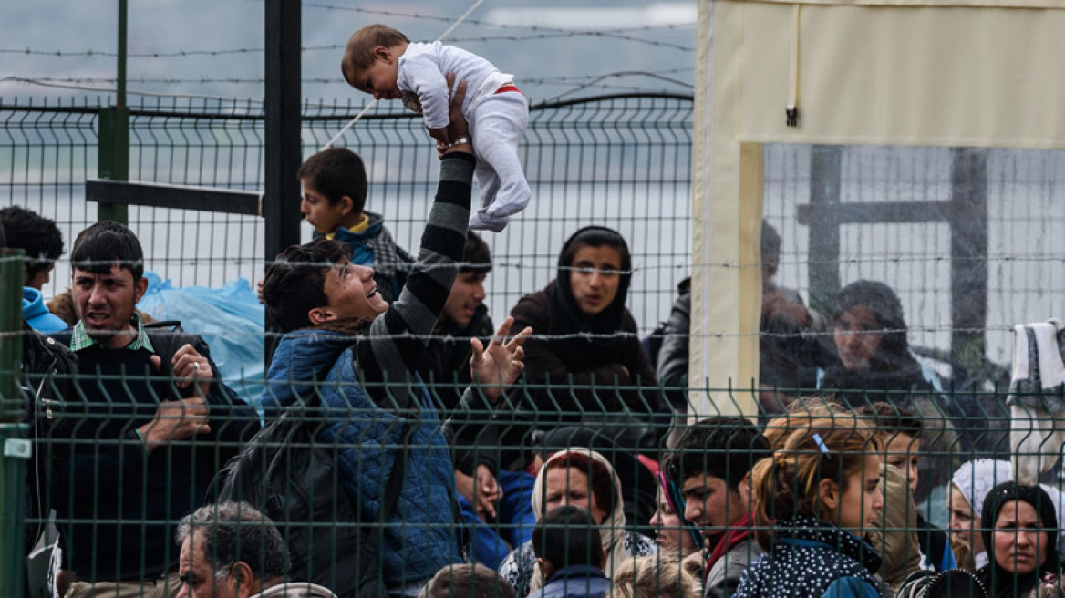 Απειλούν και πάλι οι Τούρκοι την ΕΕ: Mπορούμε να σας στέλνουμε 15.000 πρόσφυγες τον μήνα!