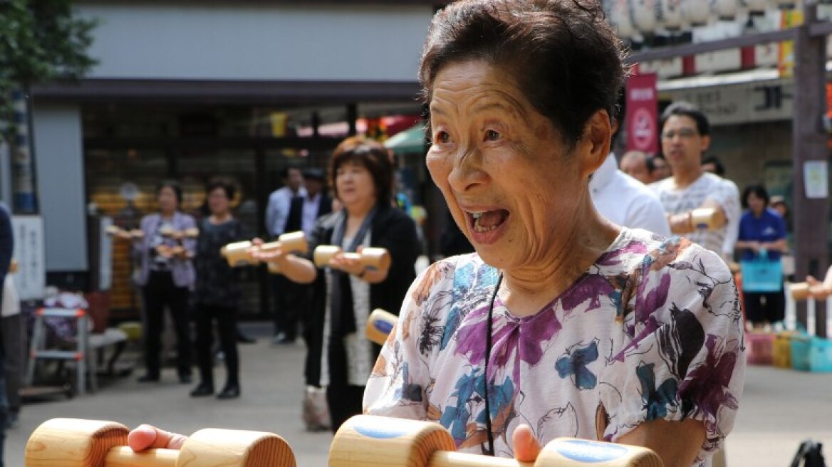 Ιαπωνία: Ηλικιωμένοι οδηγοί που παραδίδουν το δίπλωμά τους κερδίζουν... έκπτωση στην κηδεία τους