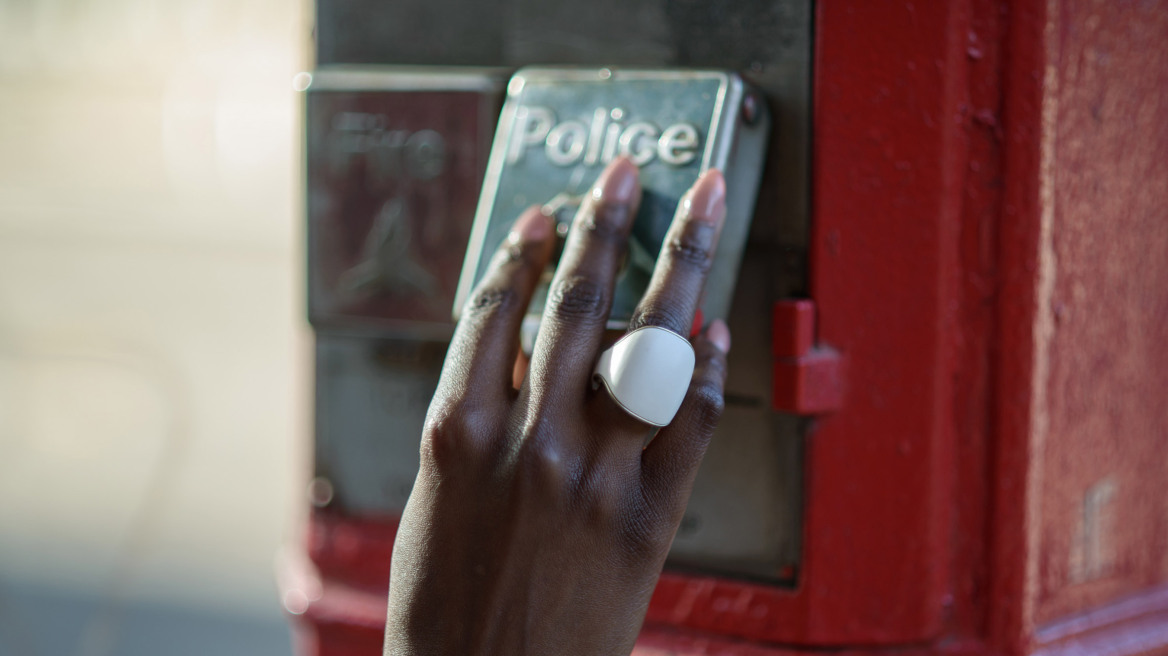 Nimb: «Έξυπνο» δαχτυλίδι πανικού μπορεί να σώσει τη ζωή σας