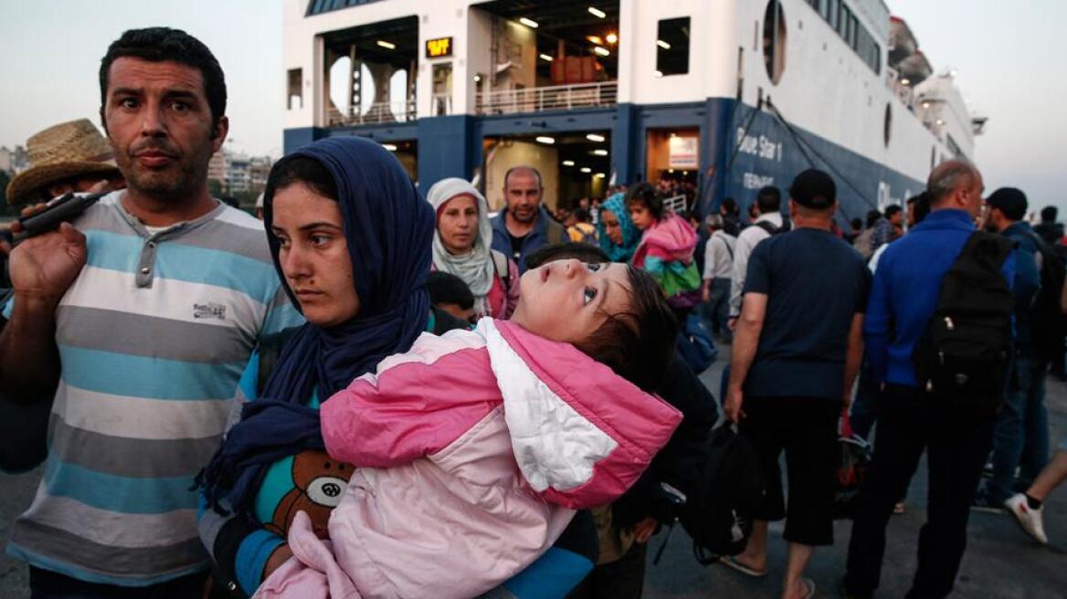 Εκτόξευσε την ξενοφοβία η κρίση: 6 στους 10 Έλληνες θεωρούν τους μετανάστες απειλή