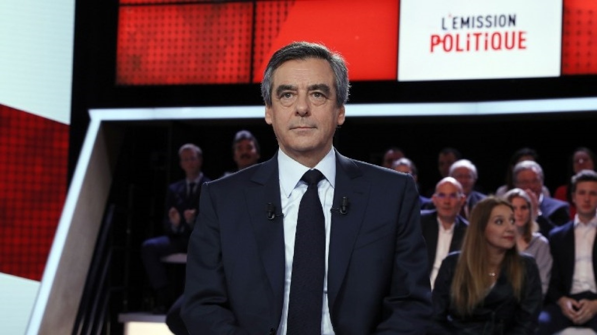 Γαλλία: Ο Φιγιόν κατηγορεί τον Ολάντ ότι συνωμοτεί εναντίον του για να χάσει τις εκλογές