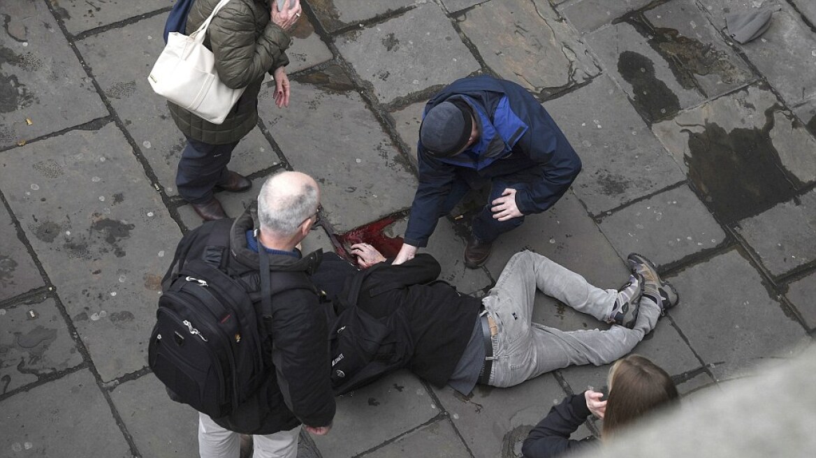 Συγκλονίζουν οι μαρτυρίες της επίθεσης στο Λονδίνο: Τον έβλεπα να χτυπά ανθρώπους!