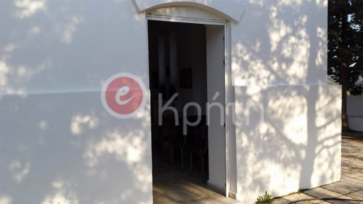 Έγινε κι αυτό: Έκλεψαν την πόρτα από εκκλησία της Κρήτης!