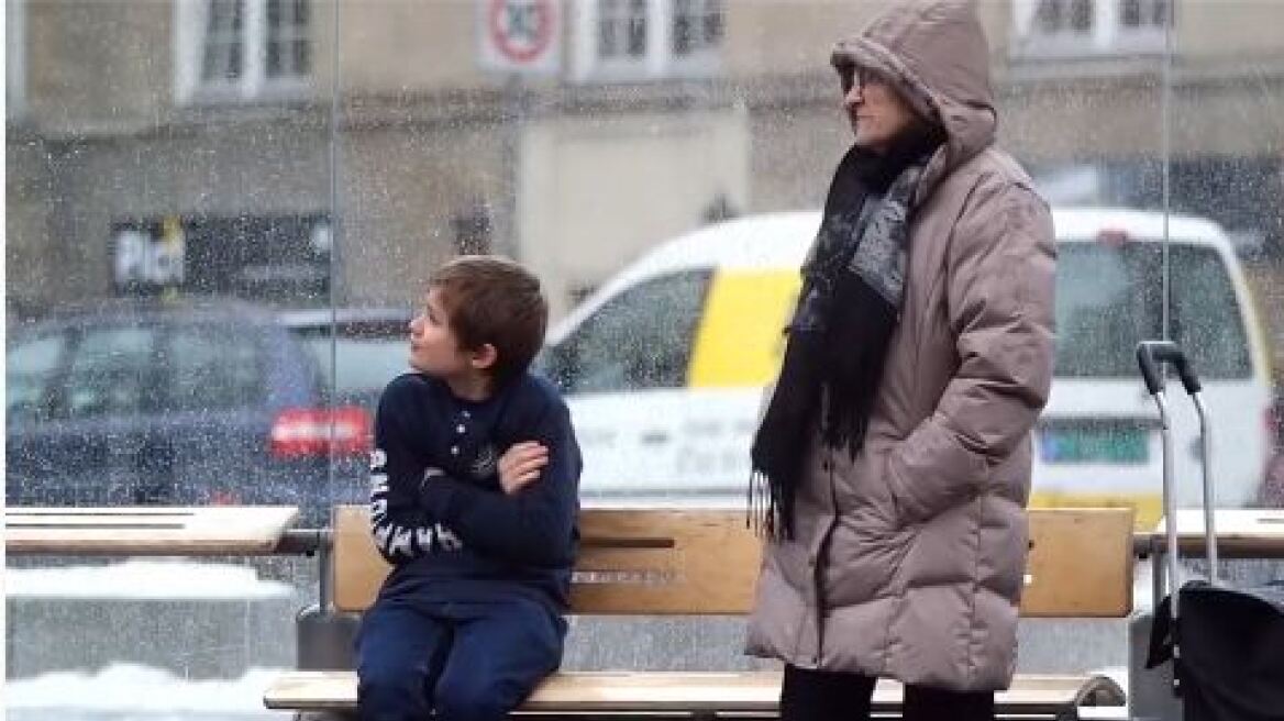 Πείραμα-διαφήμιση: Θα δίνατε το μπουφάν σας σε ένα παιδί που κρυώνει;