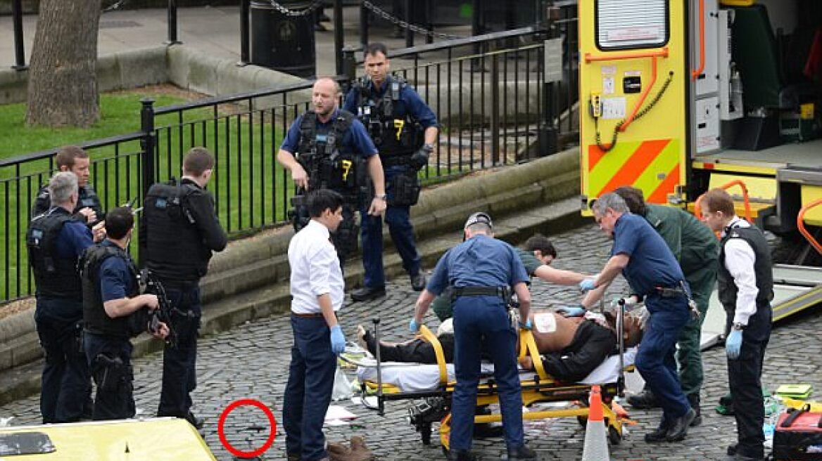 Daily Mail: Ερωτηματικά για την ασφάλεια του βρετανικού κοινοβουλίου μετά το τρομοκρατικό χτύπημα 