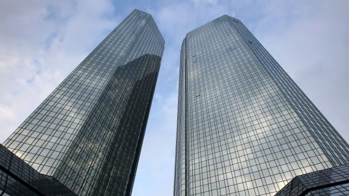 Σημαντική υποχώρηση της στερλίνας «βλέπουν» για φέτος αναλυτές της Deutsche Bank