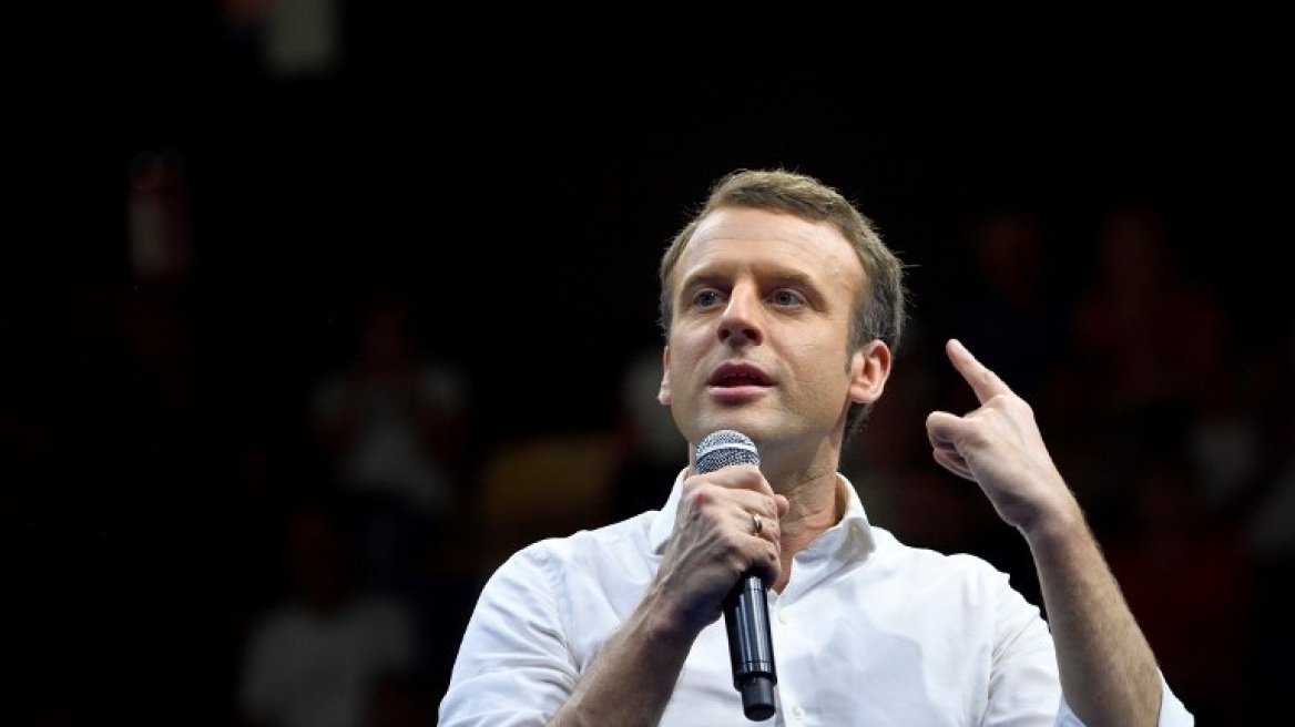 Γαλλία: Εννέα κεντροδεξιοί γερουσιαστές στηρίζουν Μακρόν