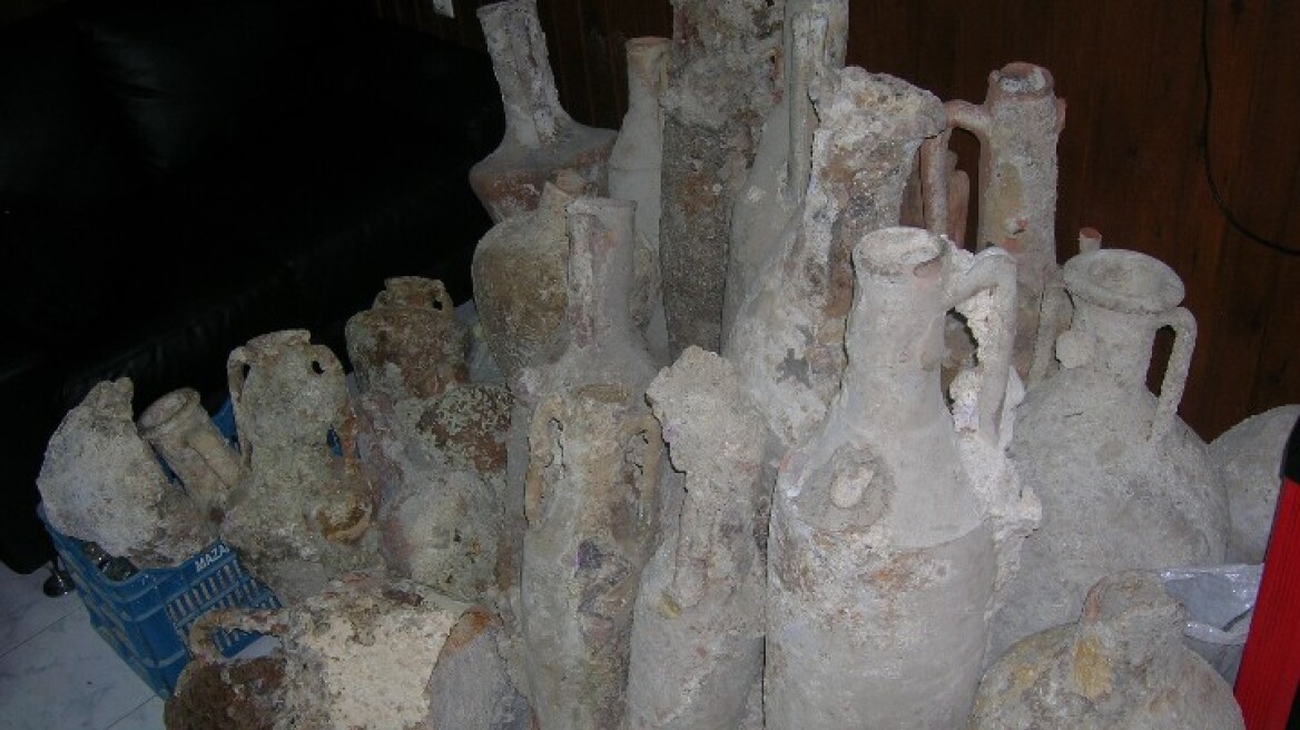 Ρόδος: Αρχαία πήλινα αντικείμενα βρέθηκαν σε αποθήκη 46χρονου  