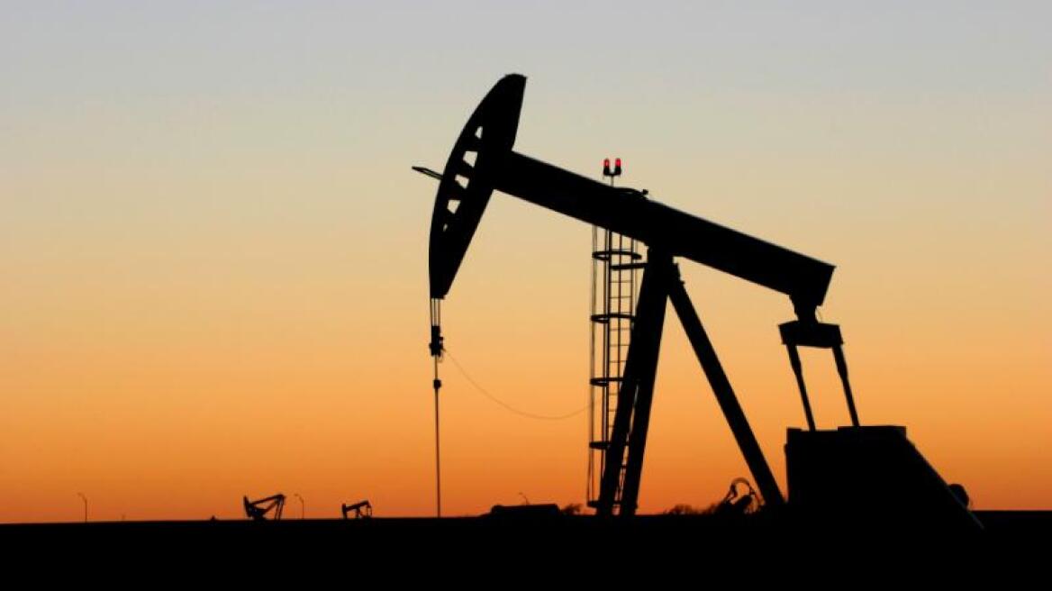 Αυξάνονται οι εξορύξεις πετρελαίου στις ΗΠΑ, πέφτουν οι τιμές παγκοσμίως