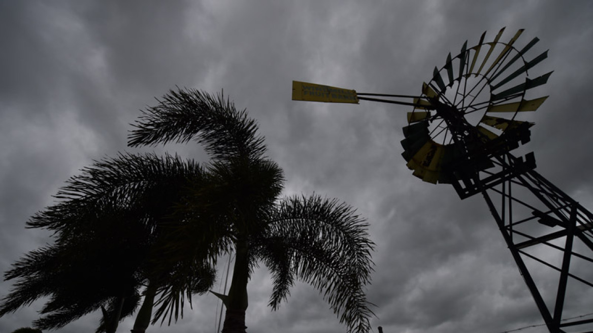 Κυκλώνας Ντέμπι: 23.000 σπίτια χωρίς ηλεκτροδότηση από το «τέρας»