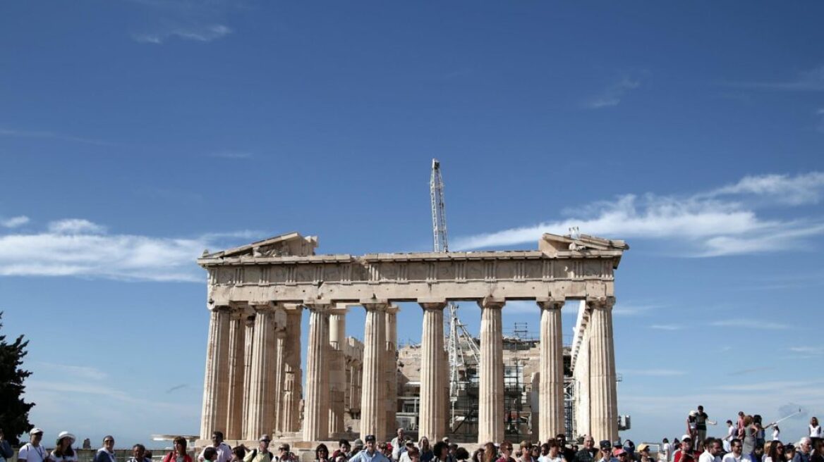 Thomas Cook: Πάνω από 40% αυξήθηκαν οι κρατήσεις Βρετανών για ταξίδια στην Ελλάδα