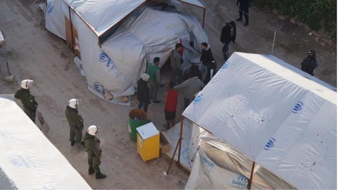 Χίος: Επιχείρηση «σκούπα» στον καταυλισμό της Σούδας - 10 συλλήψεις