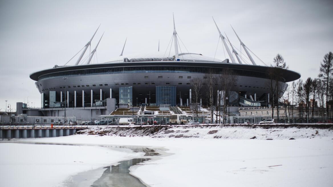 «Οι σκλάβοι της Αγίας Πετρούπολης που φτιάχνουν το νέο γήπεδο»