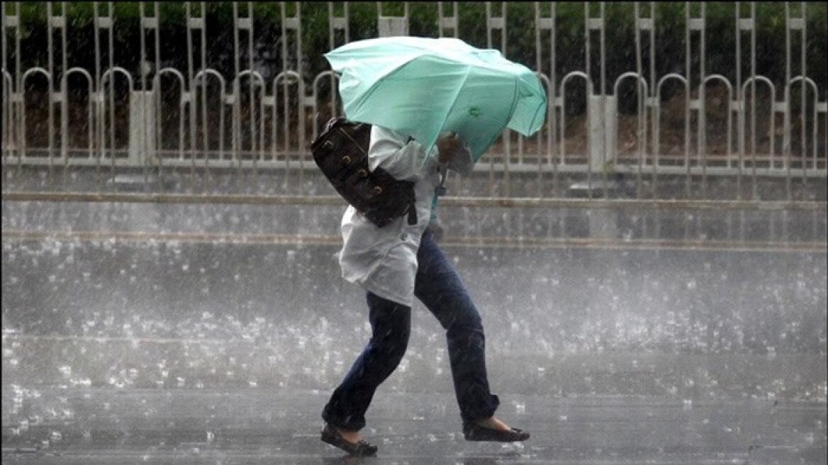 Καιρός: Νεφώσεις, βροχές και θυελλώδεις άνεμοι στο Αιγαίο