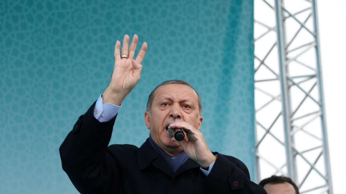 Ερντογάν ο «ειρηνοποιός»: Ομιλία υπέρ του «ναι» στους Κούρδους του Ντιγιάρμπακιρ