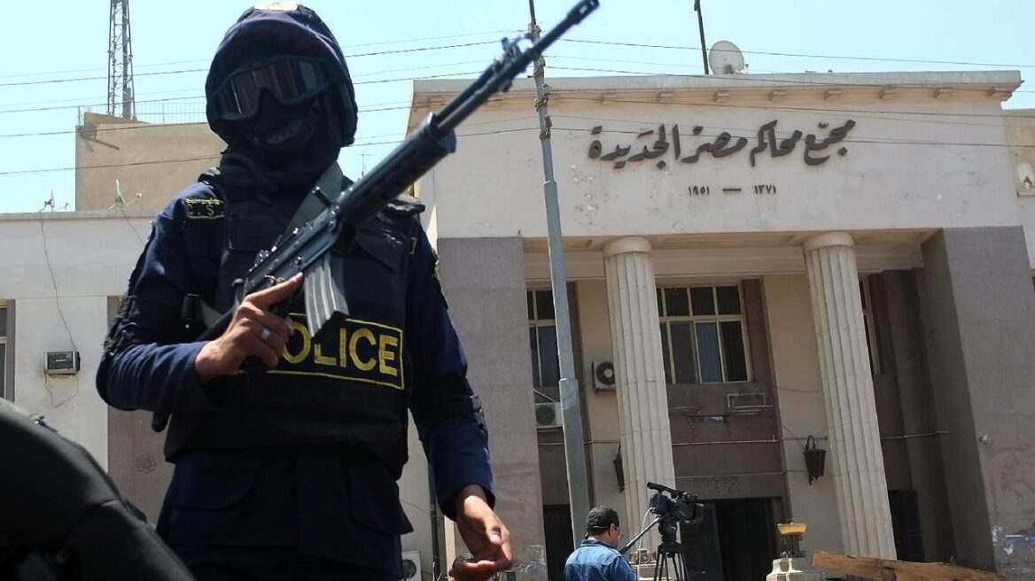 Αίγυπτος: Τουλάχιστον 16 νεκροί από έκρηξη παγιδευμένης μοτοσυκλέτας