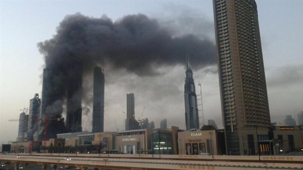 Βίντεο: Μεγάλη πυρκαγιά σε ουρανοξύστη στο Ντουμπάι